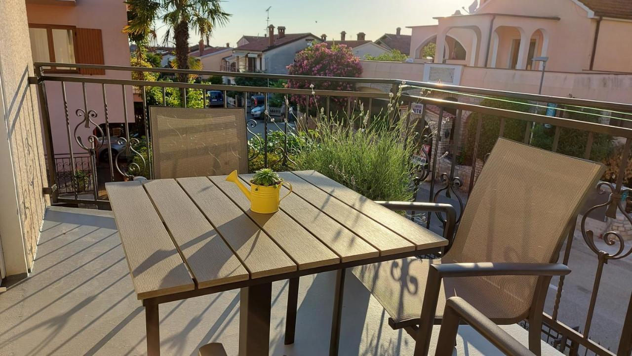 Apartments Kivi Novigrad  Exterior photo