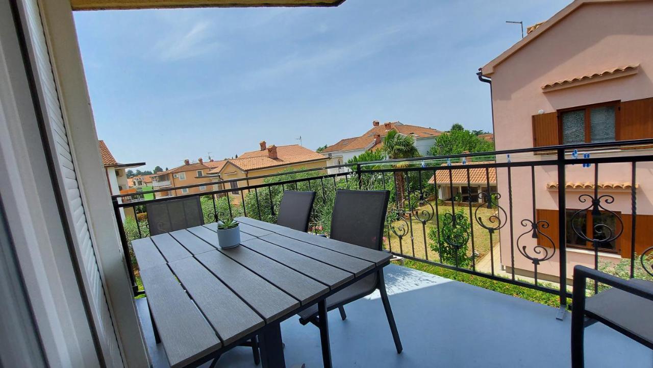 Apartments Kivi Novigrad  Exterior photo
